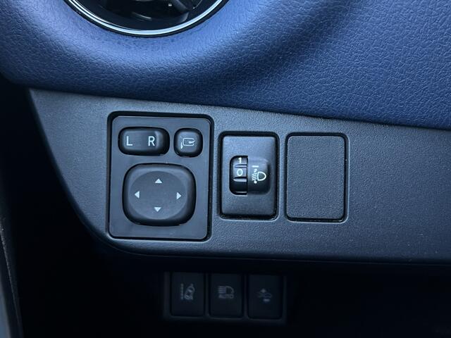 Toyota YARIS 1.5 Hybrid Bi-Tone | Navi | Clima | Camera | Cruise