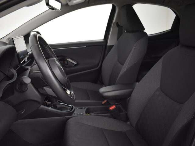 Toyota YARIS 1.5 Hybrid 115 Style | PDC V+A | Stuur en Stoelverwarming | BLS
