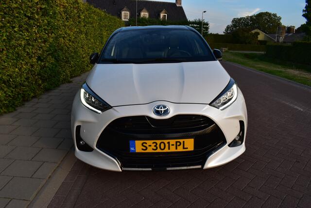Toyota YARIS 1.5 Hybrid Launch Edition FULL OPTION!