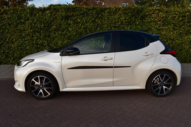 Toyota YARIS 1.5 Hybrid Launch Edition FULL OPTION!