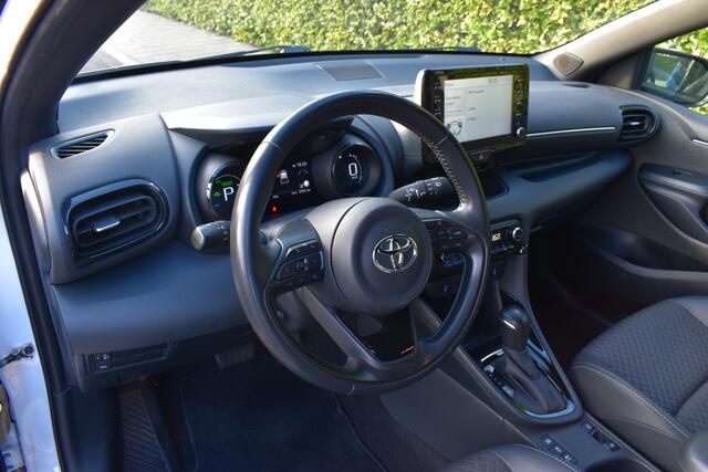 Toyota YARIS 1.5 Hybrid Launch Edition FULL OPTION!