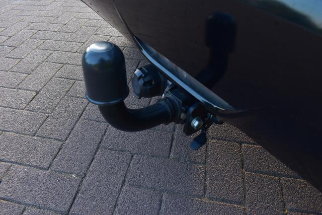 Toyota YARIS 1.5 Hybrid Launch Edition FULL OPTION!