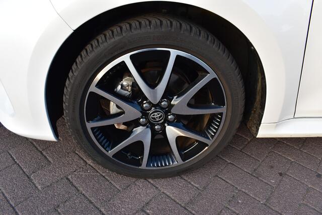 Toyota YARIS 1.5 Hybrid Launch Edition FULL OPTION!