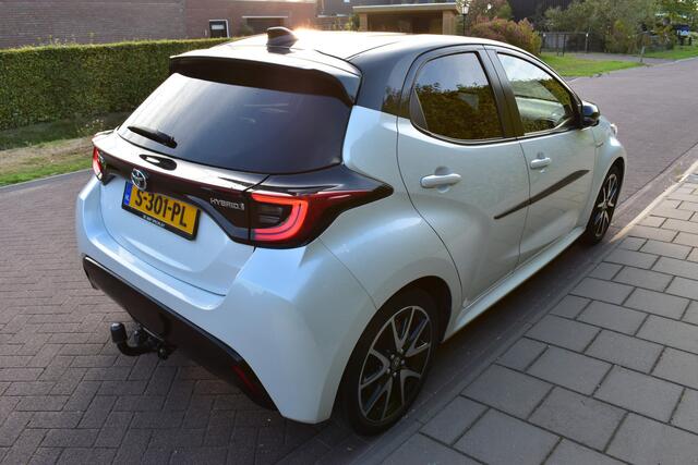 Toyota YARIS 1.5 Hybrid Launch Edition FULL OPTION!