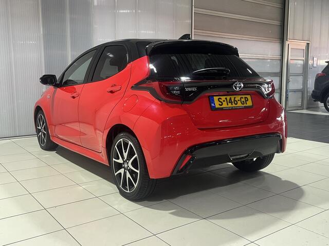 Toyota YARIS 1.5 Hybrid Launch Edition |Panoramadak | Navi | Lederen bekleding Dodehoekdetectie | HUD | navigatie Apple Carplay/Android Auto | achteruitrij camera | keyless