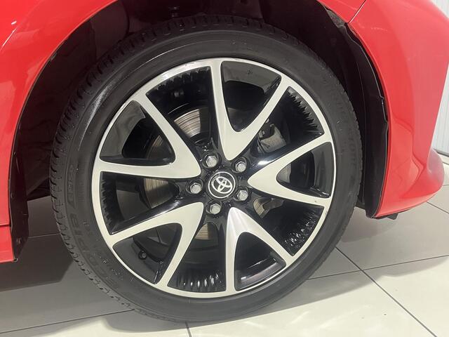 Toyota YARIS 1.5 Hybrid Launch Edition |Panoramadak | Navi | Lederen bekleding Dodehoekdetectie | HUD | navigatie Apple Carplay/Android Auto | achteruitrij camera | keyless