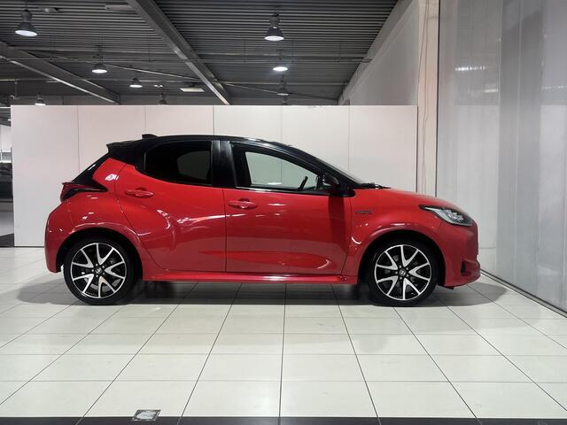 Toyota YARIS 1.5 Hybrid Launch Edition |Panoramadak | Navi | Lederen bekleding Dodehoekdetectie | HUD | navigatie Apple Carplay/Android Auto | achteruitrij camera | keyless