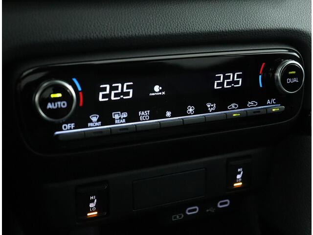 Toyota YARIS 1.5 Hybrid 130 Executive | Parkeer sensoren | Navigatie | Stoelverwarming |