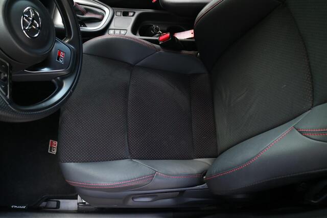 Toyota YARIS 1.5 Hybrid GR Sport | Automaat! | Navi | Carplay |