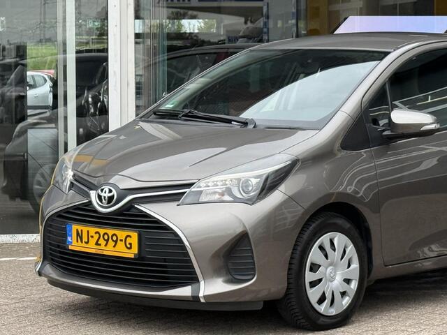 Toyota YARIS 1.3 VVT-i Aspiration | NAP | Trekhaak | Achteruitrijcamera | Cruise Control | Airco | BT-Telefoonfunctie |