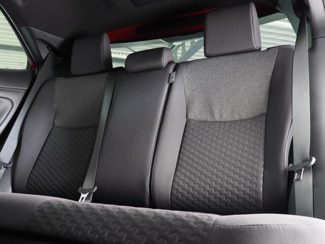 Toyota YARIS Cross 1.5 Hybrid 130 Executive/ Teamplayer | Dodehoekdetectie | Stuurwiel- En Stoelverwarming | Botsherkenning | Grootlichtassistent
