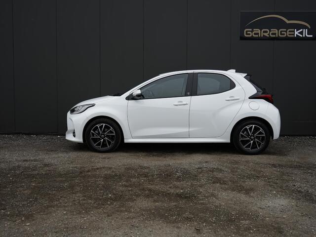 Toyota YARIS 1.5 Hybrid Team D Dealeronderh. / Led / Stoelverwarming / Smartphone Integratie / Adaptieve Cruisecontrol / Climate Control / Camera