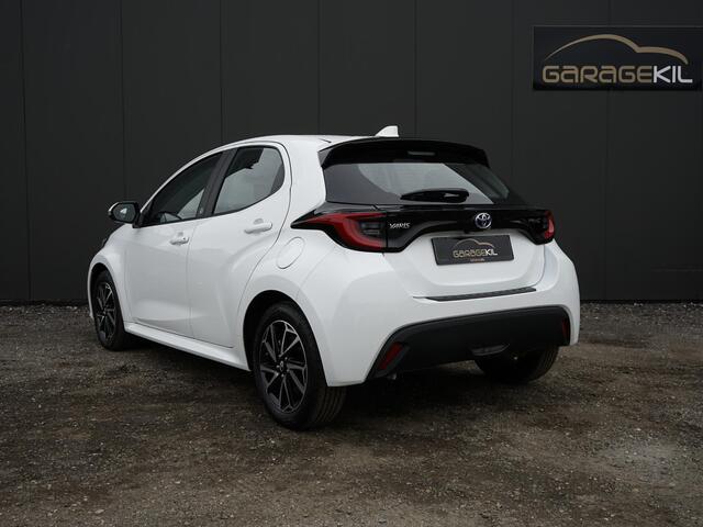 Toyota YARIS 1.5 Hybrid Team D Dealeronderh. / Led / Stoelverwarming / Smartphone Integratie / Adaptieve Cruisecontrol / Climate Control / Camera