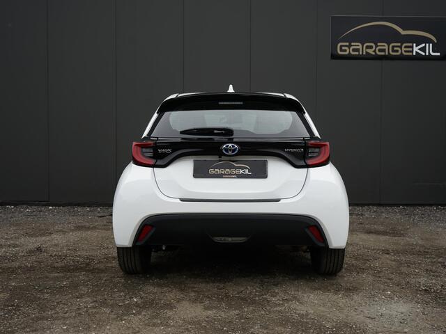 Toyota YARIS 1.5 Hybrid Team D Dealeronderh. / Led / Stoelverwarming / Smartphone Integratie / Adaptieve Cruisecontrol / Climate Control / Camera