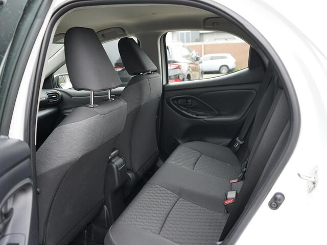 Toyota YARIS 1.5 Hybrid Team D Dealeronderh. / Led / Stoelverwarming / Smartphone Integratie / Adaptieve Cruisecontrol / Climate Control / Camera