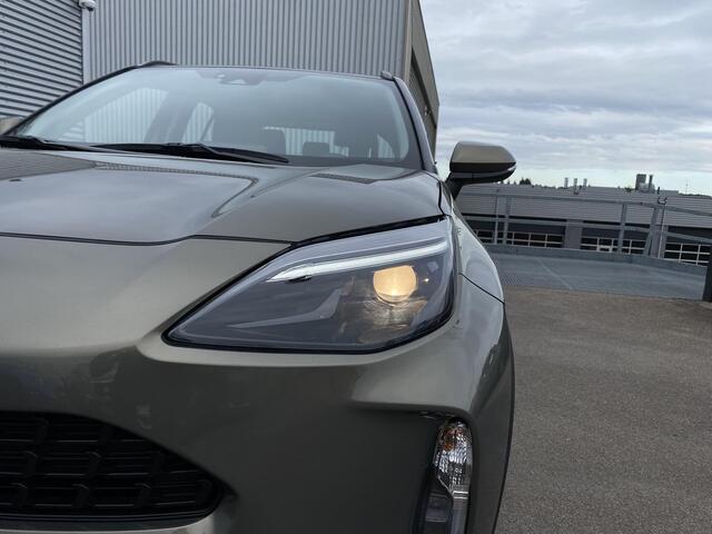 Toyota YARIS Cross 1.5 Hybrid Active Nederlandse auto, Apple CarPlay/Android Auto, Adaptieve cruise control, achteruitrij camera, Metallic lak, LM velgen