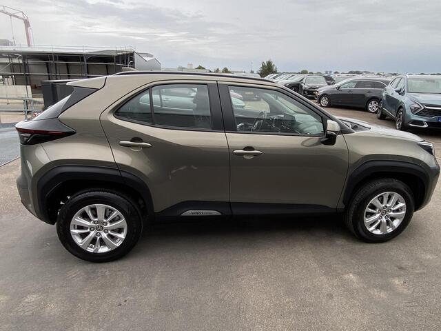 Toyota YARIS Cross 1.5 Hybrid Active Nederlandse auto, Apple CarPlay/Android Auto, Adaptieve cruise control, achteruitrij camera, Metallic lak, LM velgen
