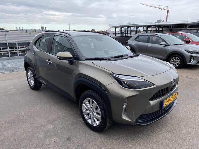 Toyota YARIS Cross 1.5 Hybrid Active Nederlandse auto, Apple CarPlay/Android Auto, Adaptieve cruise control, achteruitrij camera, Metallic lak, LM velgen