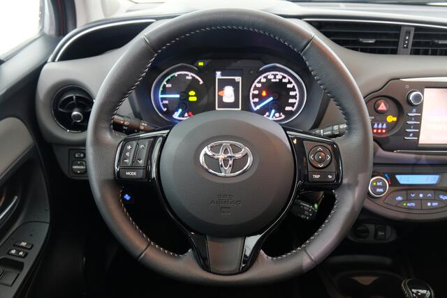 Toyota YARIS 1.5 Hybrid Active | TREKHAAK | CAMERA |