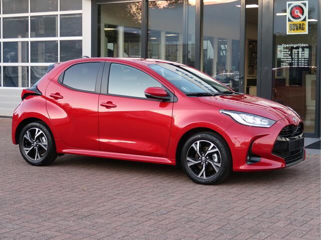 Toyota YARIS 1.5 Hybrid 115 Business Plus | Camera | Parkeersensoren | Stoel-Stuurverwarming | Carplay