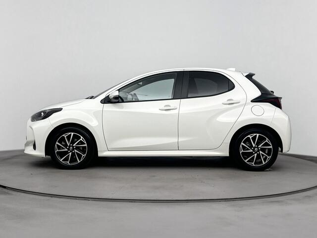 Toyota YARIS 1.5 Hybrid Dynamic Limited | Stoel-/Stuurverwarming | Lichtmetalen Velgen | Apple Carplay/Android Auto | Mistlampen |