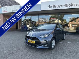 toyota-yaris-1.5-hybrid-active-park