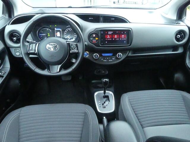 Toyota YARIS 1.5 Hybrid Dynamic Automaat, Trekhaak en Dealer onderhouden!