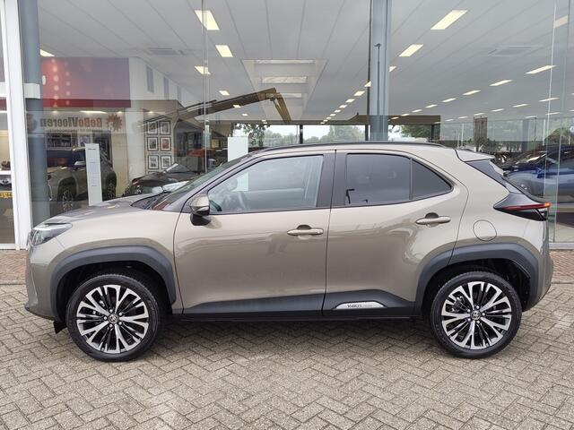 Toyota YARIS 1.5 Hybrid 130 Executive | Sensoren | Stuur- Stoelverwarming | B