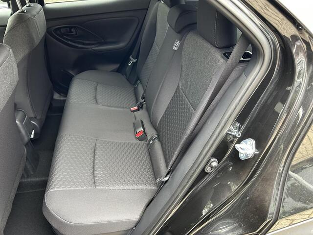 Toyota YARIS Cross 1.5 Hybrid 130 Dynamic rijklaar | Comfort pack | Blind spot | Sensoren