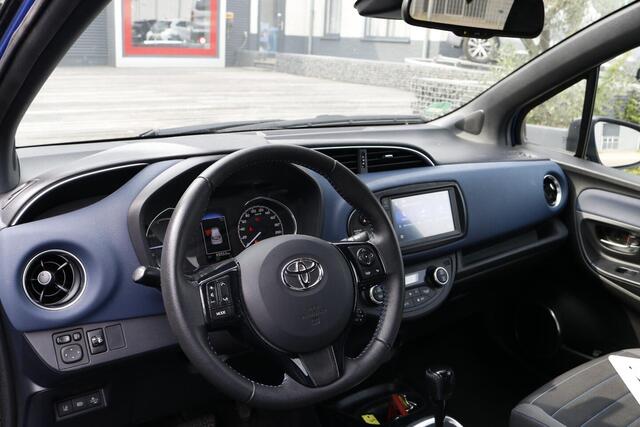 Toyota YARIS 1.5 Hybrid Bi-Tone Plus Stoelverwarming, Apple CarPlay