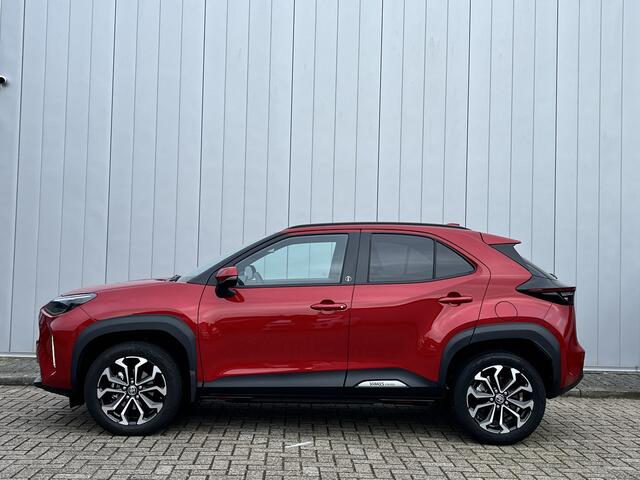Toyota YARIS Cross 1.5 Hybrid 130PK First Edition Limited 2024 Model Trekhaak Stoel Stuur Verwarming Keyless Carplay Groot Scherm