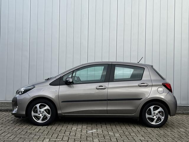 Toyota YARIS 1.5 Hybrid Lease Clima Cruise Trekhaak Dealer onderhouden NL auto!