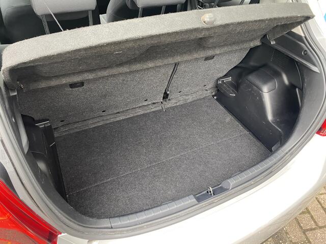 Toyota YARIS 1.5 Hybrid Dynamic