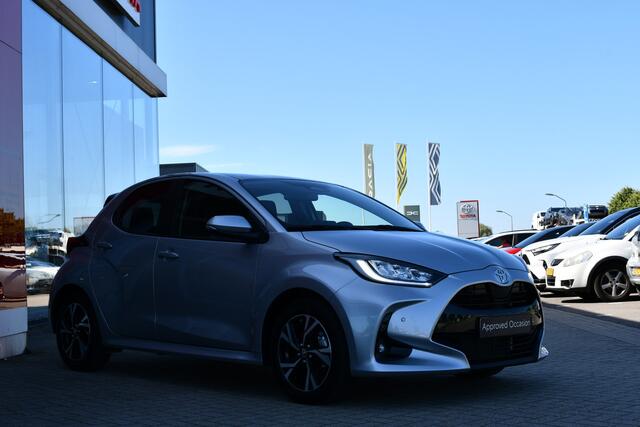 Toyota YARIS 1.5 Hybrid 115 Style Limited Automaat 116pk | Stoelverwarming | Parkeersensor vóór & achter | Dodehoekdetectie |
