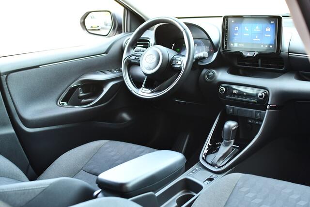 Toyota YARIS 1.5 Hybrid 115 Style Limited Automaat 116pk | Stoelverwarming | Parkeersensor vóór & achter | Dodehoekdetectie |