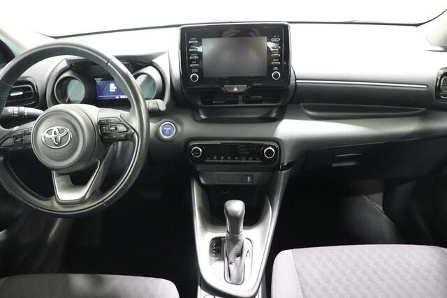 Toyota YARIS 1.5 Hybrid Dynamic, 1e eigenaar, Parkeersensoren voor en achter, Climate Control, Apple CarPlay / Android Auto, LM velgen, Camera!