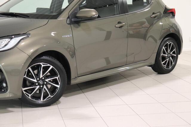 Toyota YARIS 1.5 Hybrid Dynamic, 1e eigenaar, Parkeersensoren voor en achter, Climate Control, Apple CarPlay / Android Auto, LM velgen, Camera!