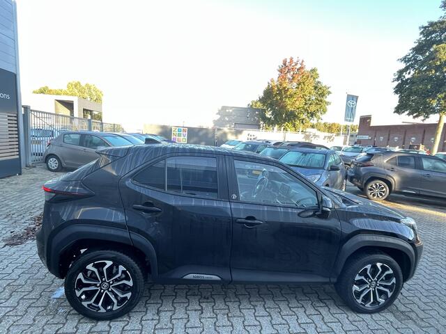 Toyota YARIS Cross 1.5 Hybrid Dynamic Comfort Pack All season