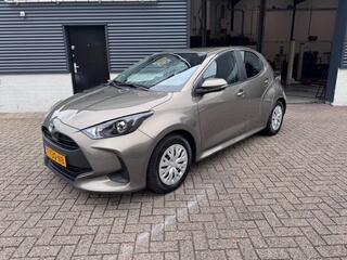 toyota-yaris-1.5-hyb.-active-naviga