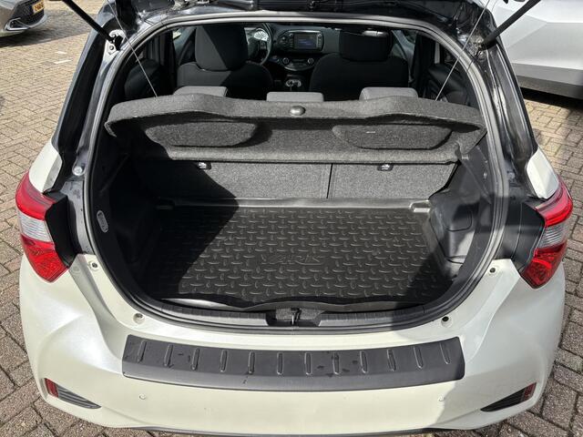 Toyota YARIS 1.5 Hybrid Bi-Tone Plus Panorama dak Trekhaak
