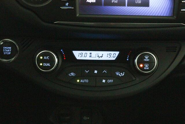 Toyota YARIS 1.0 VVT-i Design pack | Climate control | Parkeercamera | Keyless | Lage kilometerstand |