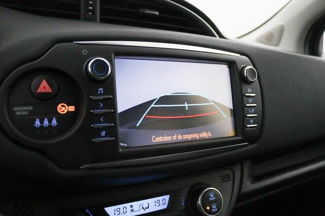 Toyota YARIS 1.0 VVT-i Design pack | Climate control | Parkeercamera | Keyless | Lage kilometerstand |