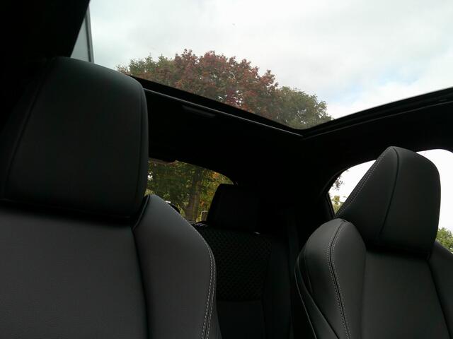 Toyota YARIS 1.5 Hybrid 130 Launch Edition Panoramadak