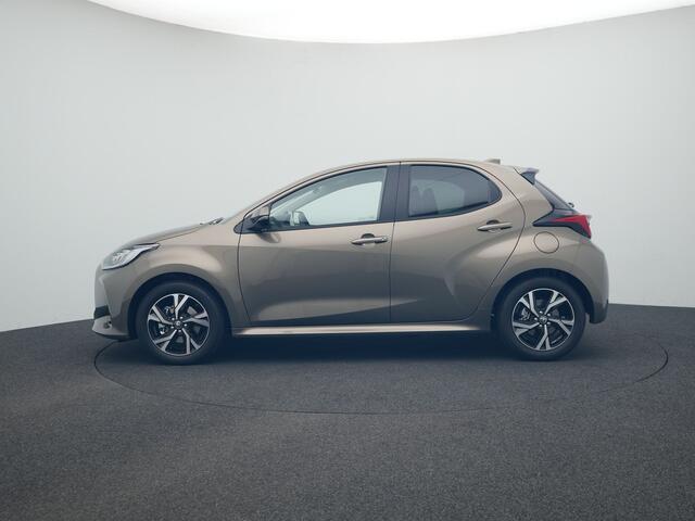 Toyota YARIS 1.5 Hybrid 115 Dynamic reco DEMO?