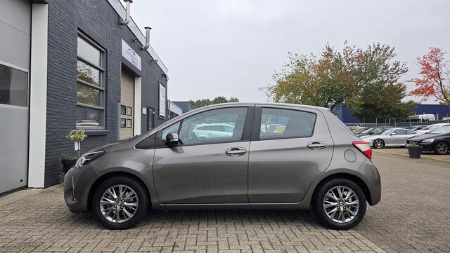 Toyota YARIS 1.5 VVT-i Comfort | CAMERA | PARKEERSENSOREN | STOELVERWARMING | VOLLEDIGE ONDERHOUDSHISTORIE