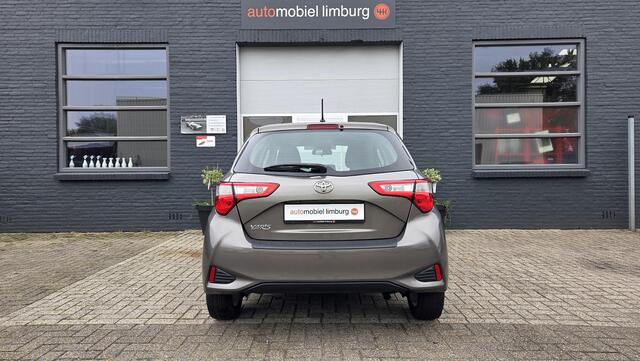 Toyota YARIS 1.5 VVT-i Comfort | CAMERA | PARKEERSENSOREN | STOELVERWARMING | VOLLEDIGE ONDERHOUDSHISTORIE