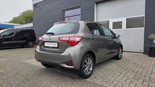 Toyota YARIS 1.5 VVT-i Comfort | CAMERA | PARKEERSENSOREN | STOELVERWARMING | VOLLEDIGE ONDERHOUDSHISTORIE