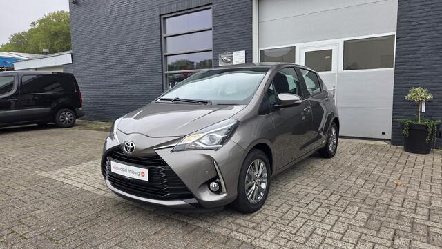 Toyota YARIS 1.5 VVT-i Comfort | CAMERA | PARKEERSENSOREN | STOELVERWARMING | VOLLEDIGE ONDERHOUDSHISTORIE