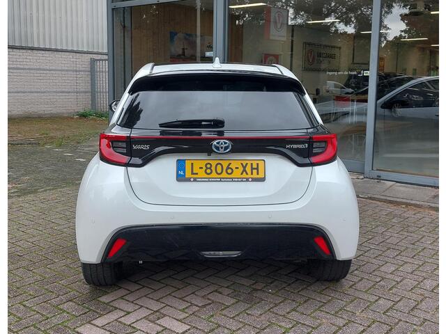 Toyota YARIS 1.5 Hybrid Executive Pano 17 inch
