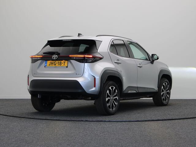 Toyota YARIS Cross 1.5 Hybrid 130 Dynamic | Achteruitrijcamera | Stuur, Voorruit en stoelverwarming | Apple Carplay & Android Auto |